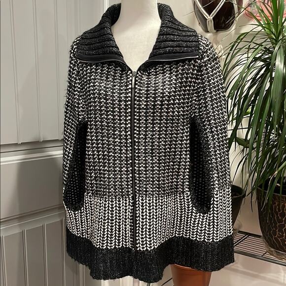 DKNY Jeans Knit Cape Zip Front Cozy Size S but FITS A RANGE OF SIZES - Picture 1 of 4